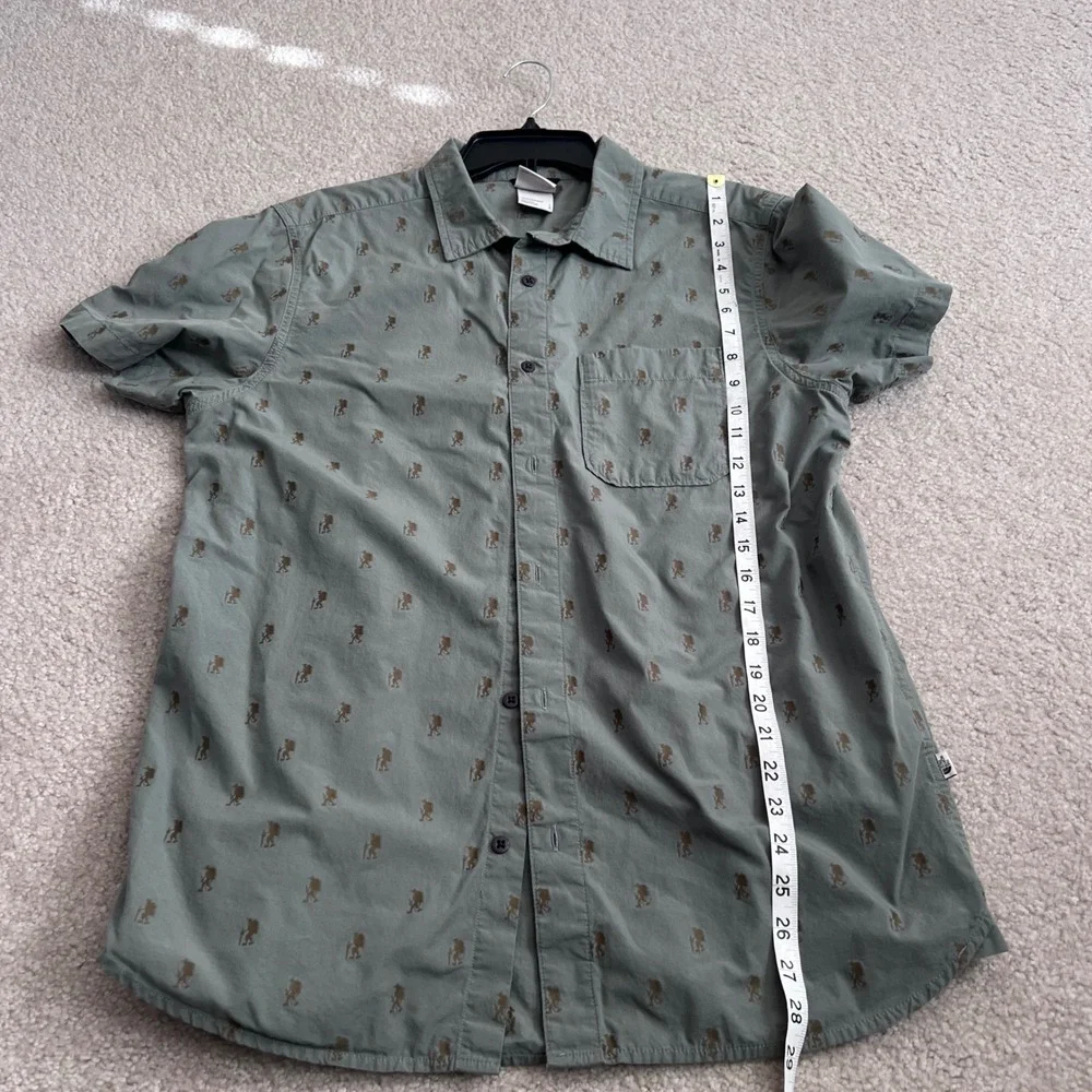 The North Face Mens Short Sleeve Button Up Shirt Green‎ Bigfoot Print Size Large